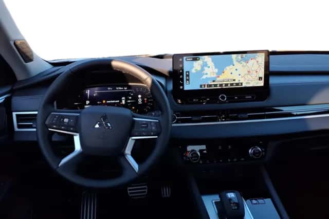 Mitsubishi Outlander (2026) thumbnail 13