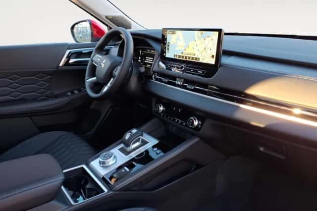 Mitsubishi Outlander (2026) thumbnail 19