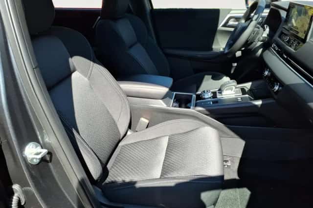 Mitsubishi Outlander (2026) thumbnail 21