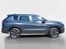 Mitsubishi Outlander (2026) thumbnail 4