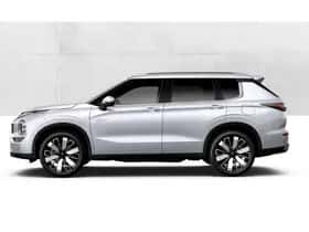 Mitsubishi Outlander (2026) thumbnail 3