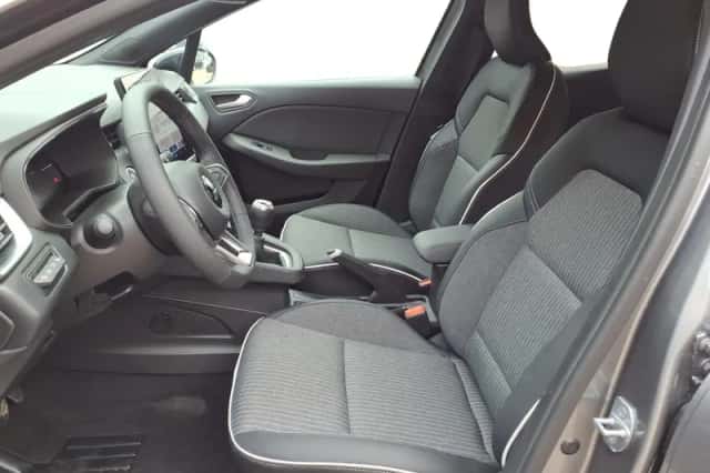 Mitsubishi Colt (2025) thumbnail 12