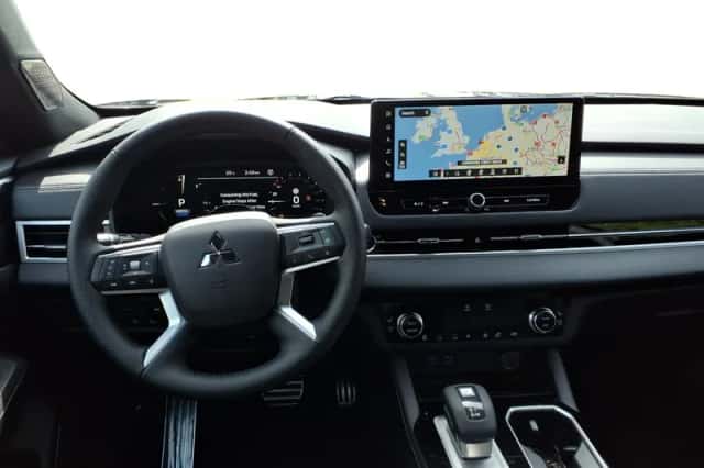 Mitsubishi Outlander (2026) thumbnail 13