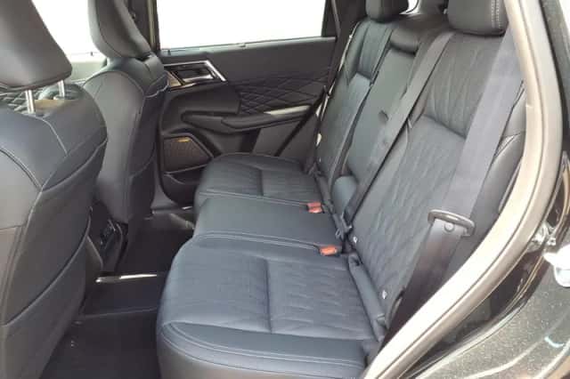 Mitsubishi Outlander (2026) thumbnail 15