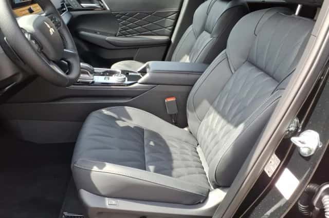 Mitsubishi Outlander (2026) thumbnail 16