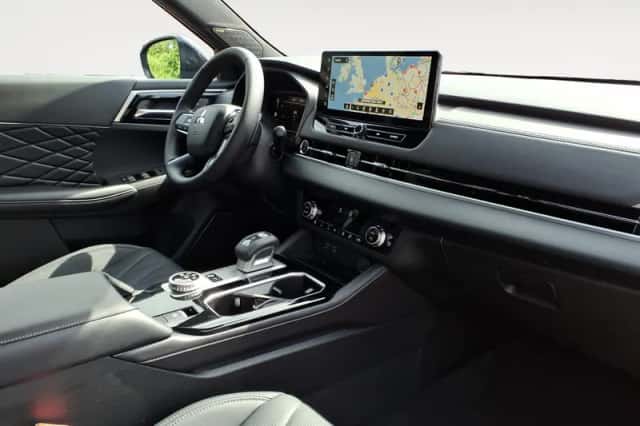 Mitsubishi Outlander (2026) thumbnail 21