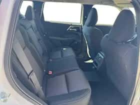 Mitsubishi Outlander (2026) thumbnail 14