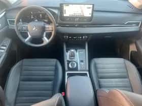 Mitsubishi Outlander (2026) thumbnail 13