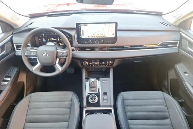 Mitsubishi Outlander (2026) thumbnail 12