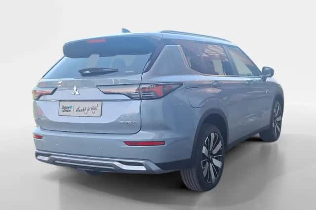 Mitsubishi Outlander (2026) thumbnail 4