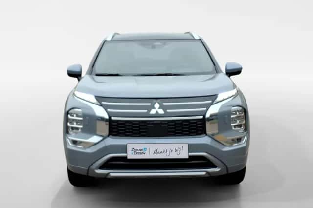 Mitsubishi Outlander (2025) thumbnail 2