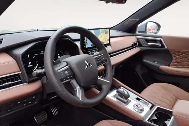 Mitsubishi Outlander (2025) thumbnail 14