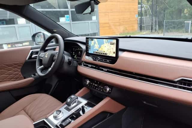 Mitsubishi Outlander (2025) thumbnail 18