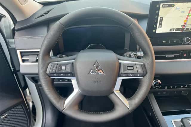 Mitsubishi Outlander (2026) thumbnail 14