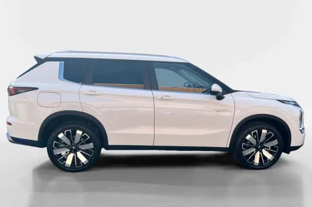 Mitsubishi Outlander (2026) thumbnail 3