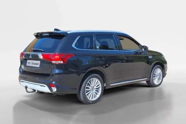 Mitsubishi Outlander (2021) thumbnail 5