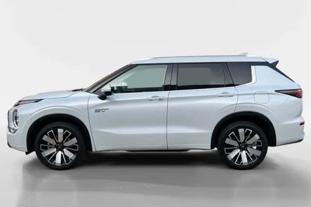 Mitsubishi Outlander (2026) thumbnail 2