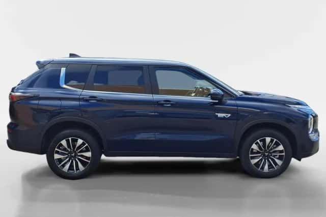Mitsubishi Outlander (2026) thumbnail 4