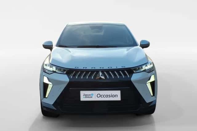 Mitsubishi Grandis (2025) thumbnail 2