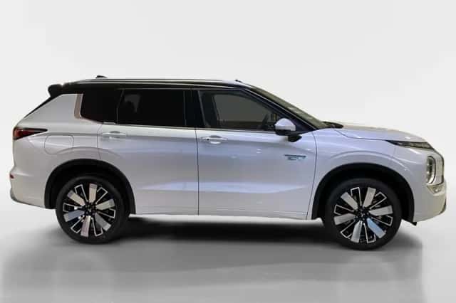 Mitsubishi Outlander (2026) thumbnail 4