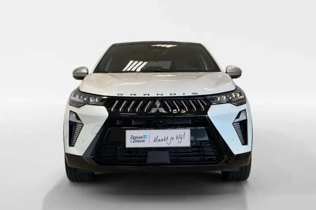 Mitsubishi Grandis (2025) thumbnail 2