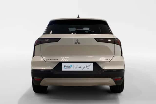 Mitsubishi Grandis (2025) thumbnail 6