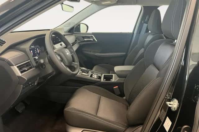 Mitsubishi Outlander (2026) thumbnail 10