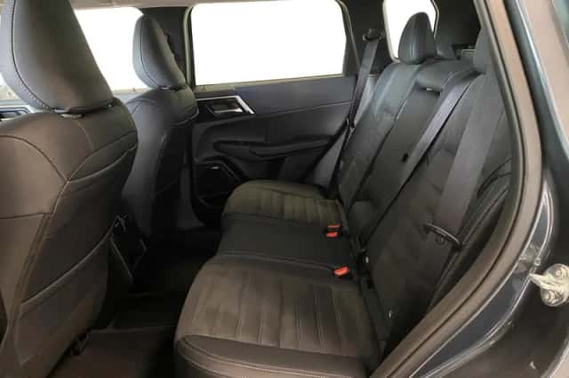 Mitsubishi Outlander (2026) thumbnail 11