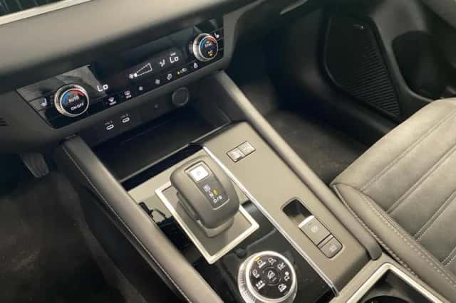 Mitsubishi Outlander (2026) thumbnail 12