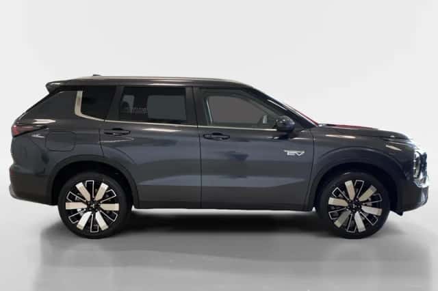 Mitsubishi Outlander (2026) thumbnail 4