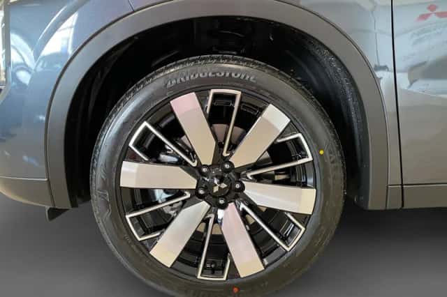 Mitsubishi Outlander (2026) thumbnail 8