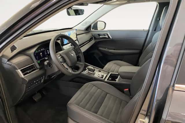 Mitsubishi Outlander (2026) thumbnail 10