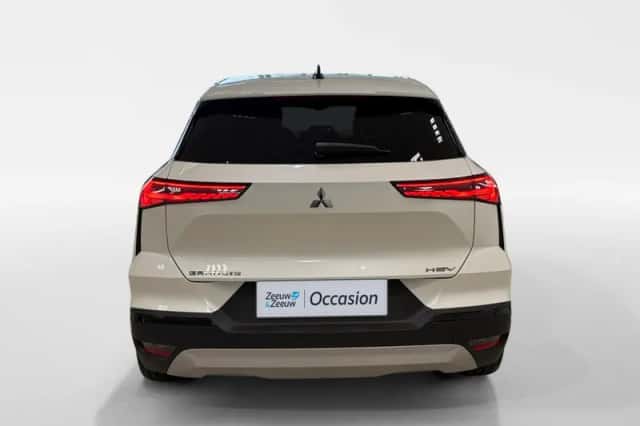 Mitsubishi Grandis (2026) thumbnail 6