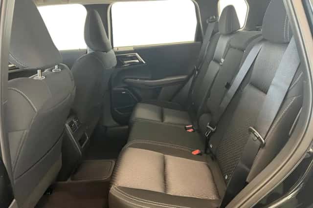 Mitsubishi Outlander (2026) thumbnail 11