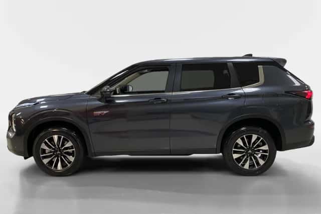 Mitsubishi Outlander (2026) thumbnail 3