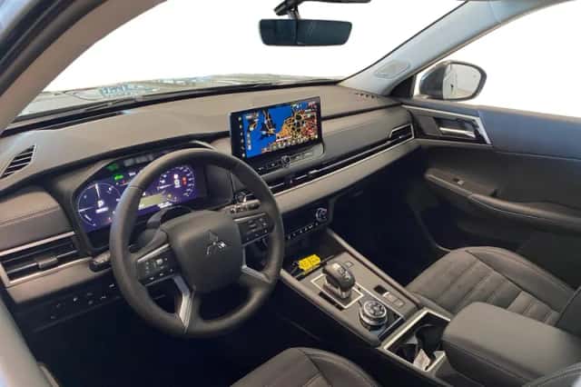 Mitsubishi Outlander (2026) thumbnail 8