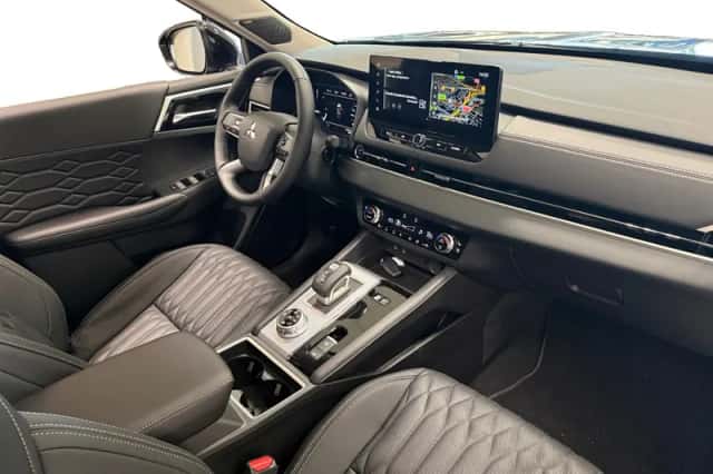 Mitsubishi Outlander (2025) thumbnail 11