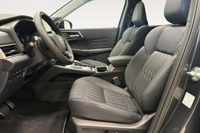 Mitsubishi Outlander (2025) thumbnail 12