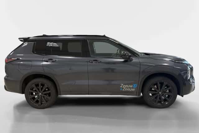 Mitsubishi Outlander (2025) thumbnail 3