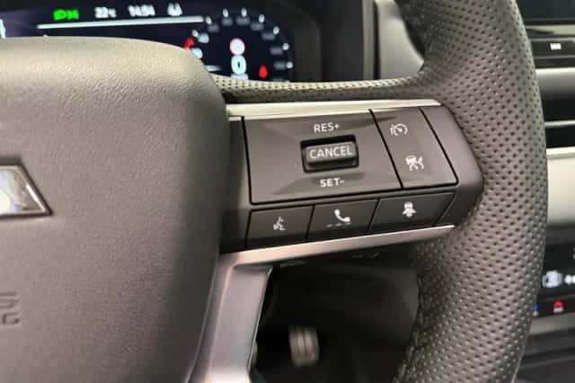 Mitsubishi Outlander (2025) thumbnail 21