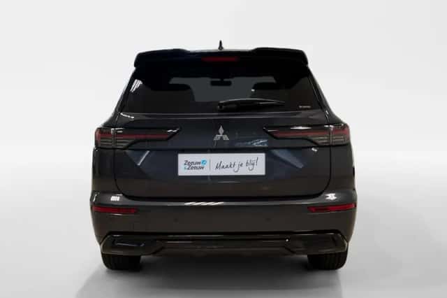 Mitsubishi Outlander (2025) thumbnail 4