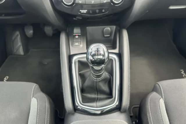 Nissan Qashqai (2018) thumbnail 16