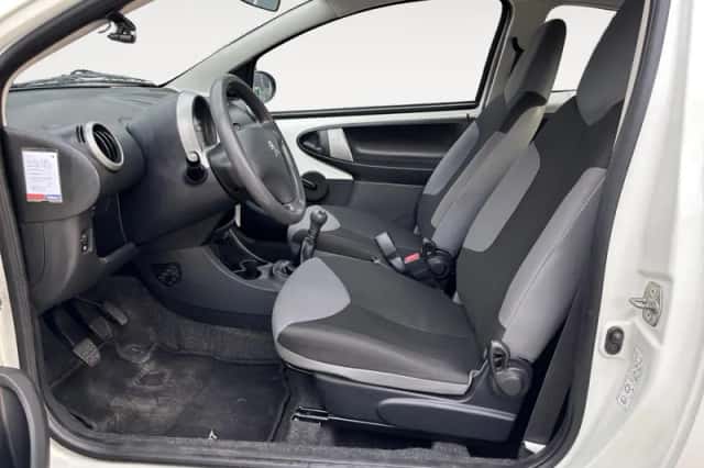 Peugeot 107 (2013) thumbnail 11