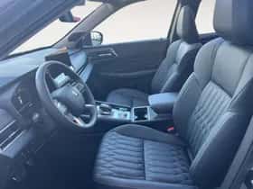 Mitsubishi Outlander (2026) thumbnail 9