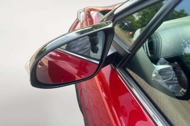 Toyota C-HR (2023) thumbnail 15