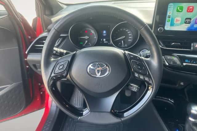 Toyota C-HR (2023) thumbnail 17