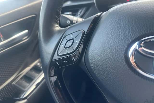 Toyota C-HR (2023) thumbnail 18