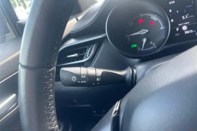 Toyota C-HR (2023) thumbnail 25