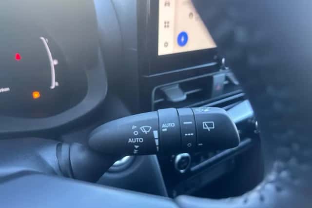 Toyota Yaris Cross (2025) thumbnail 23