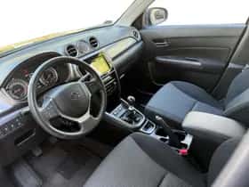 Suzuki Vitara (2024) thumbnail 16